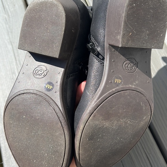 Lucky Brand ☘️Vegan Leather ankle booties - Picture 4 of 4